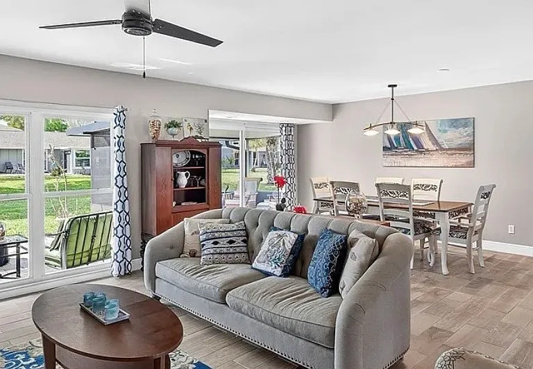 4257 Island Cir #C — Photo 2
