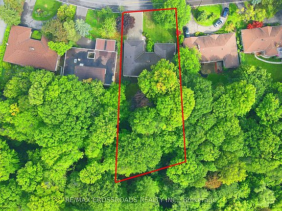 3rd image of 55 Forest Grove Dr
