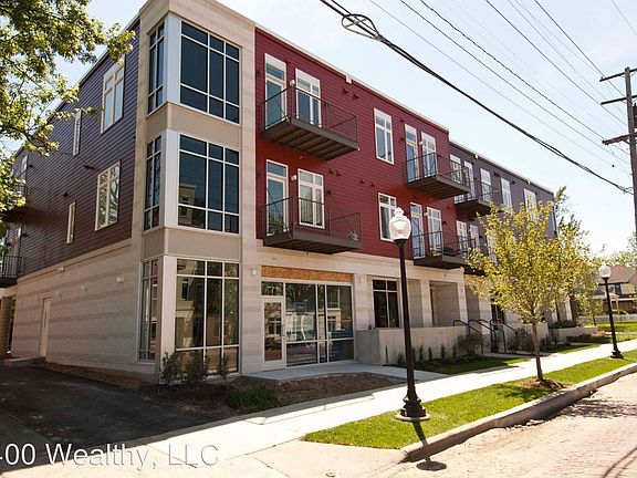 3rd image of 1415 Wealthy St SE APT 315