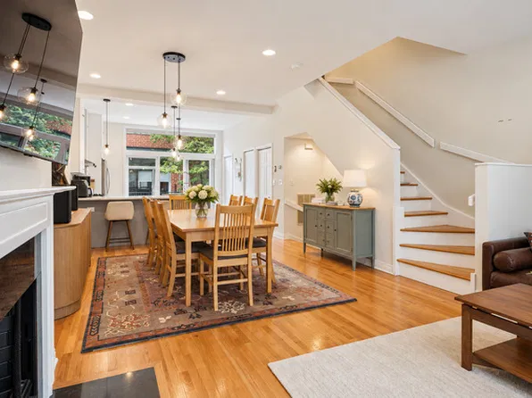 310 N Clinton St APT L, Chicago, IL 60661