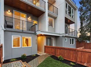 8828 B 38th Ave SW, Seattle, WA 98126