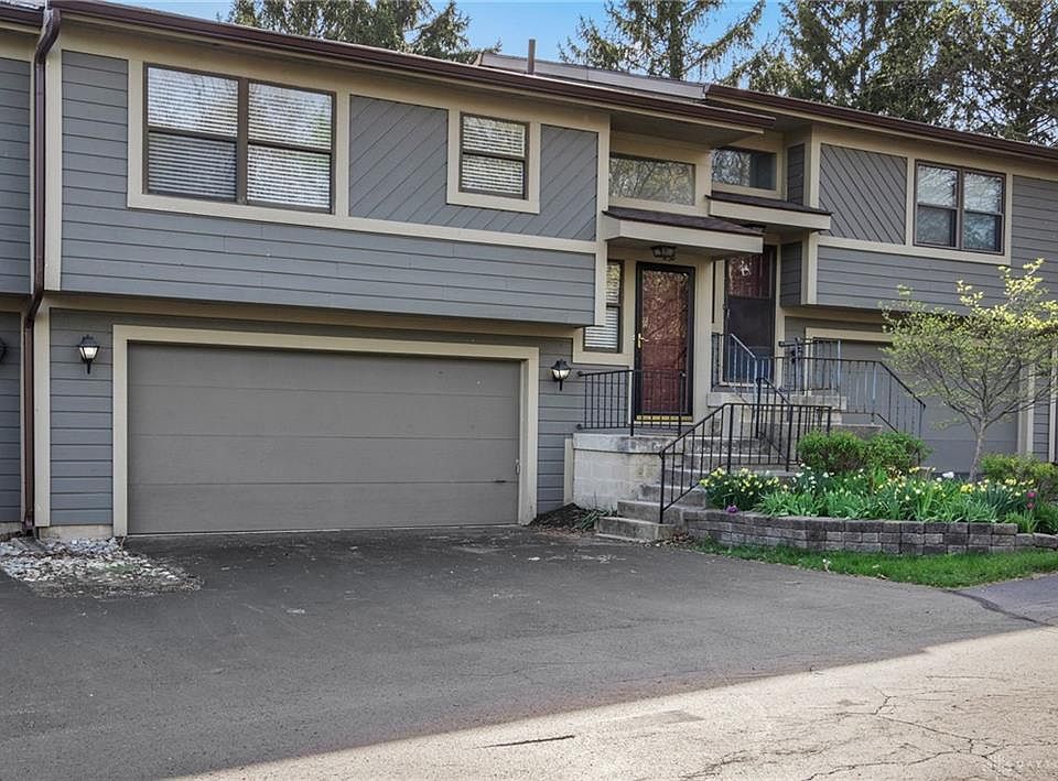 1st image of 638 Hidden Valley Ct