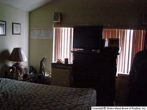 5th image of 46 Summerfield Pl