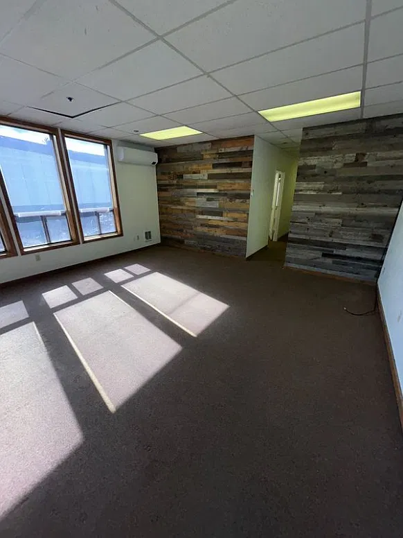 Studio, 740 sqft, $984 — Photo 2
