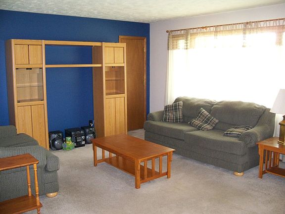 2nd image of 125 Mitchell St
