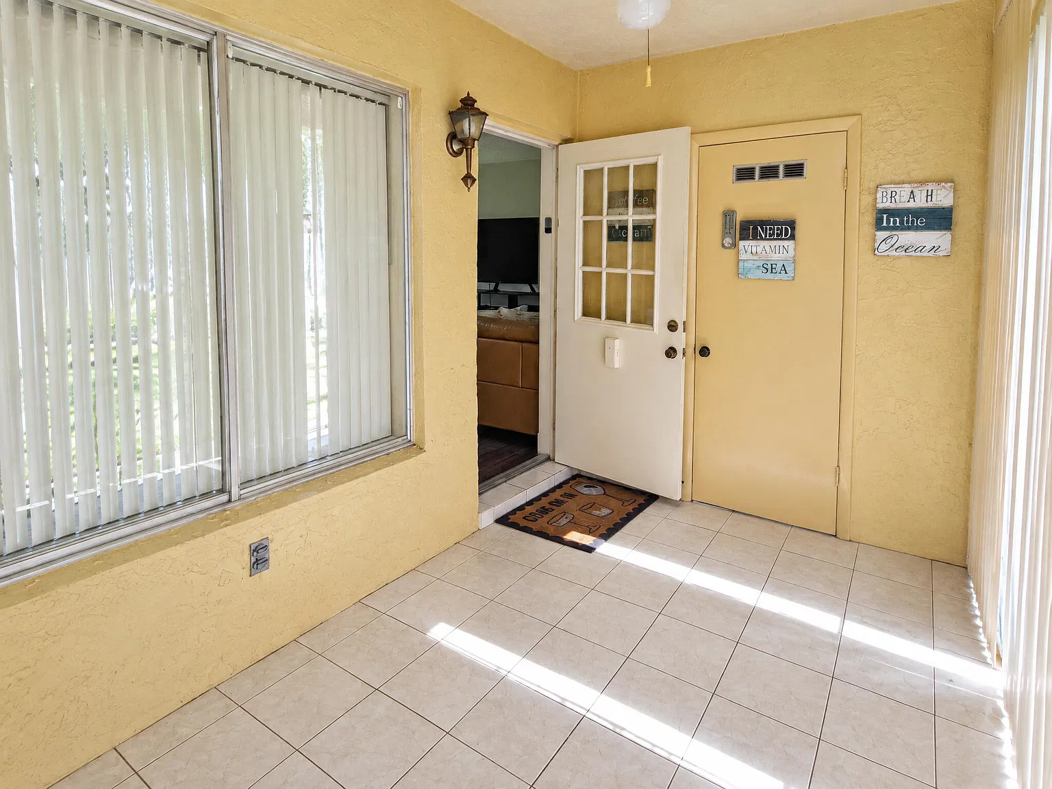 2 bed, 2.0 bath, 924 sqft, $1,595 — Photo 4