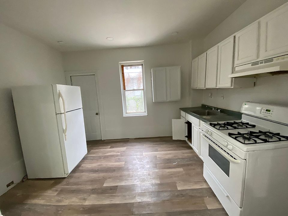 1st image of 639 E Wensley St