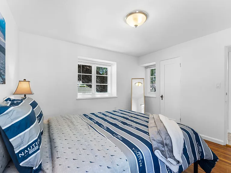 1303 Cave St — Photo 34