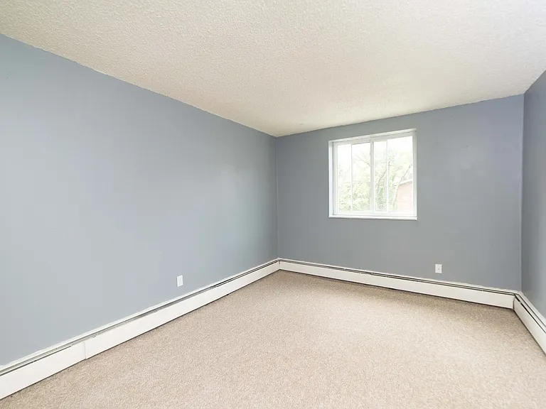 Colonial Commons — Photo 13