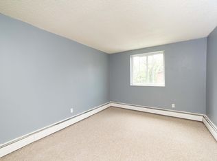 283 Moon Clinton Rd APT 2A, Coraopolis, PA 15108