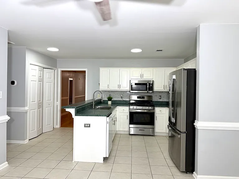 476 Connemara Trl — Photo 5