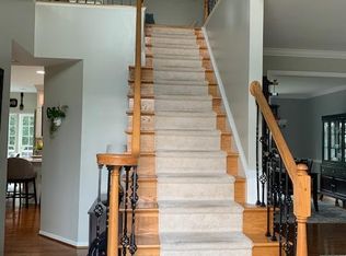 802 Tina Dr SE, Leesburg, VA 20175