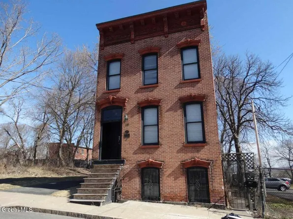 39-47 Ten Broeck Place, Albany, NY 12210