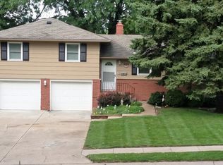 916 N 74th Ave, Omaha, NE 68114