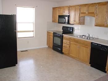 2nd image of 5635 N Northwood Ter