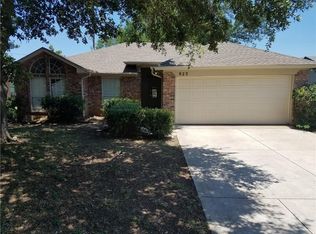923 Packard Dr, Arlington, TX 76001