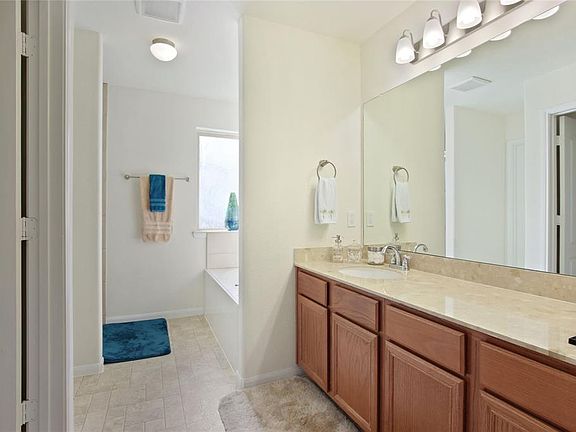 2nd image of 5222 Bay Ln