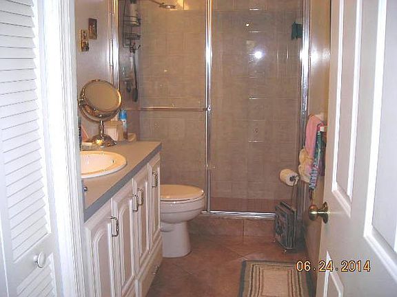 3rd image of 423 SW Monroe Dr