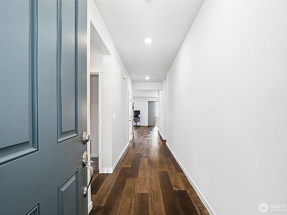3rd image of 17807 123rd Street E