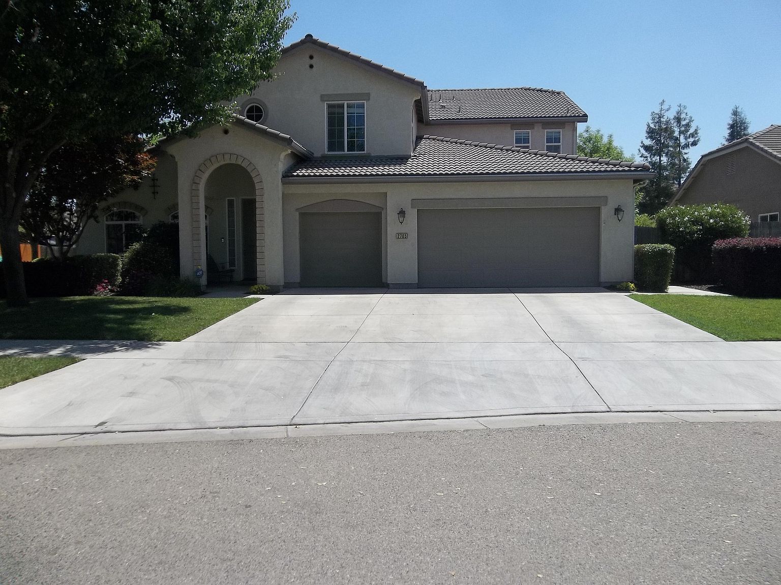 2705 W Newton Ct Visalia Ca Zillow