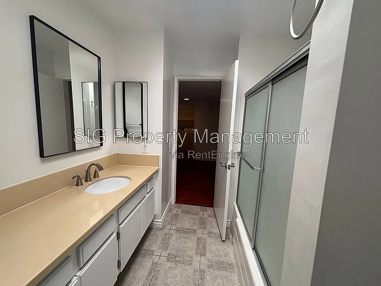 3200 Fairesta St #5 — Photo 21