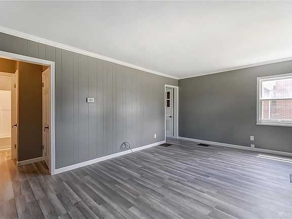 4th image of 804 N Maple Ave