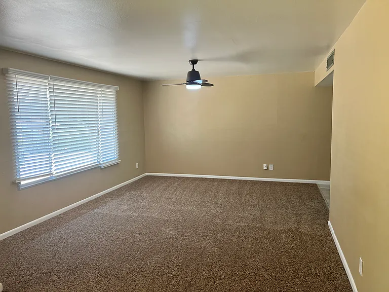 602 E Lodge Dr — Photo 22