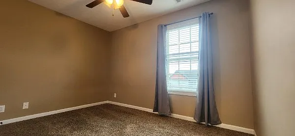 511 Falkland Cir — Photo 8