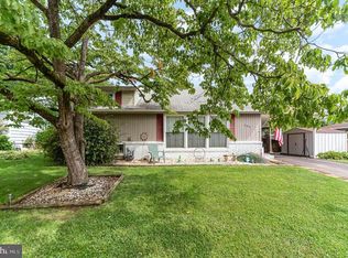 805 Kelly Dr, York, PA 17404