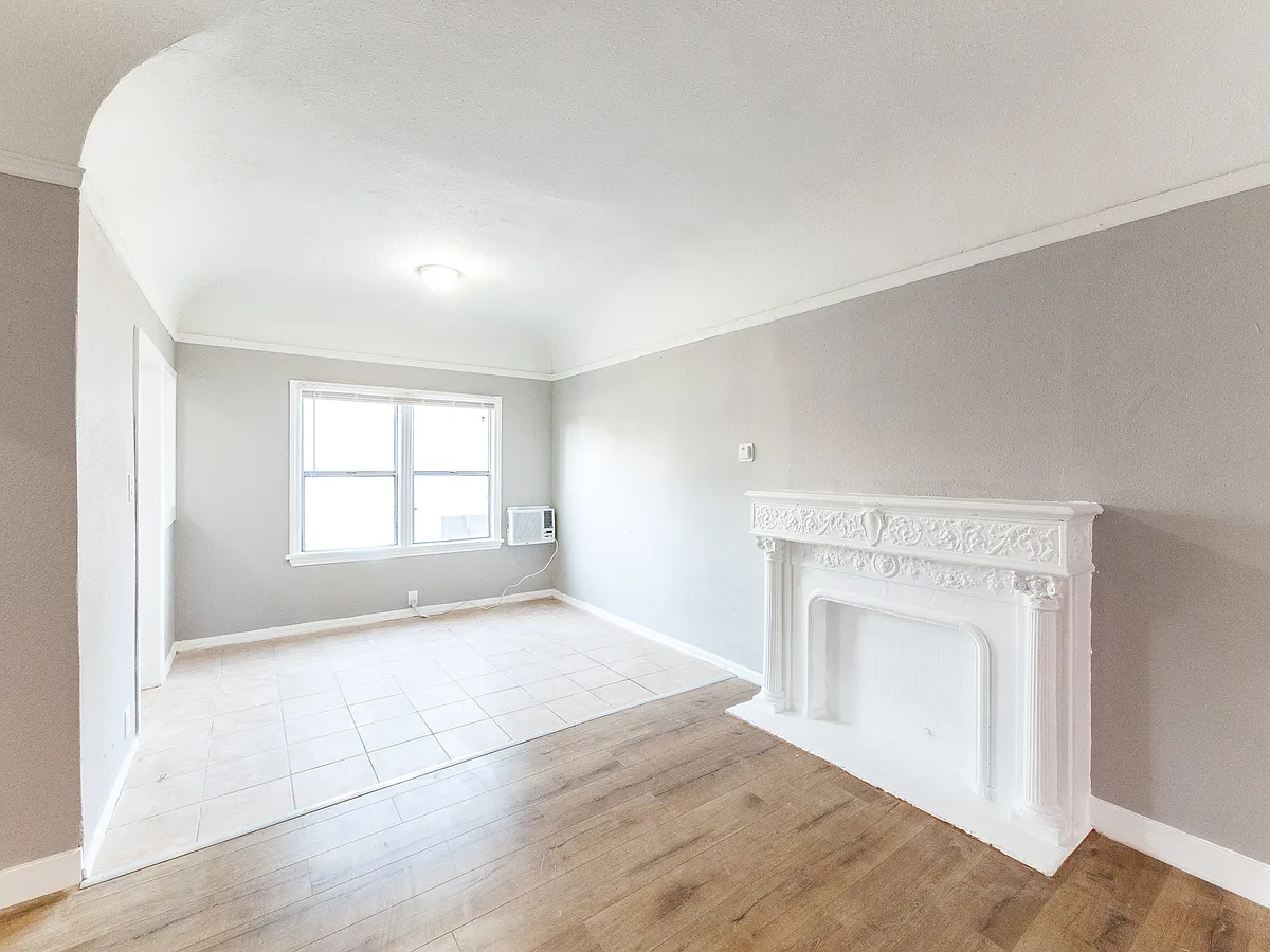 Building Photo - 209 N Berendo St #3/4
