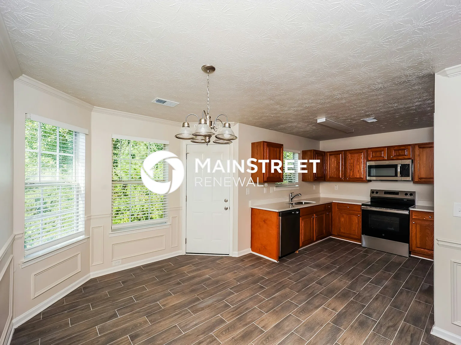 2618 W Meyer Dr — Photo 4