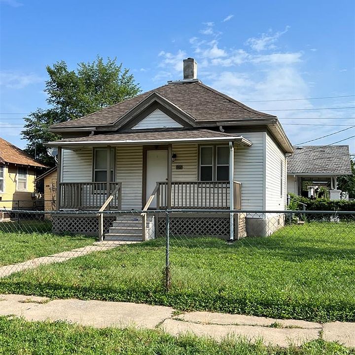 1st image of 902 Park St