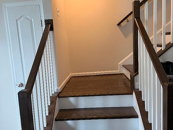 5th image of 1011 Flester Ln