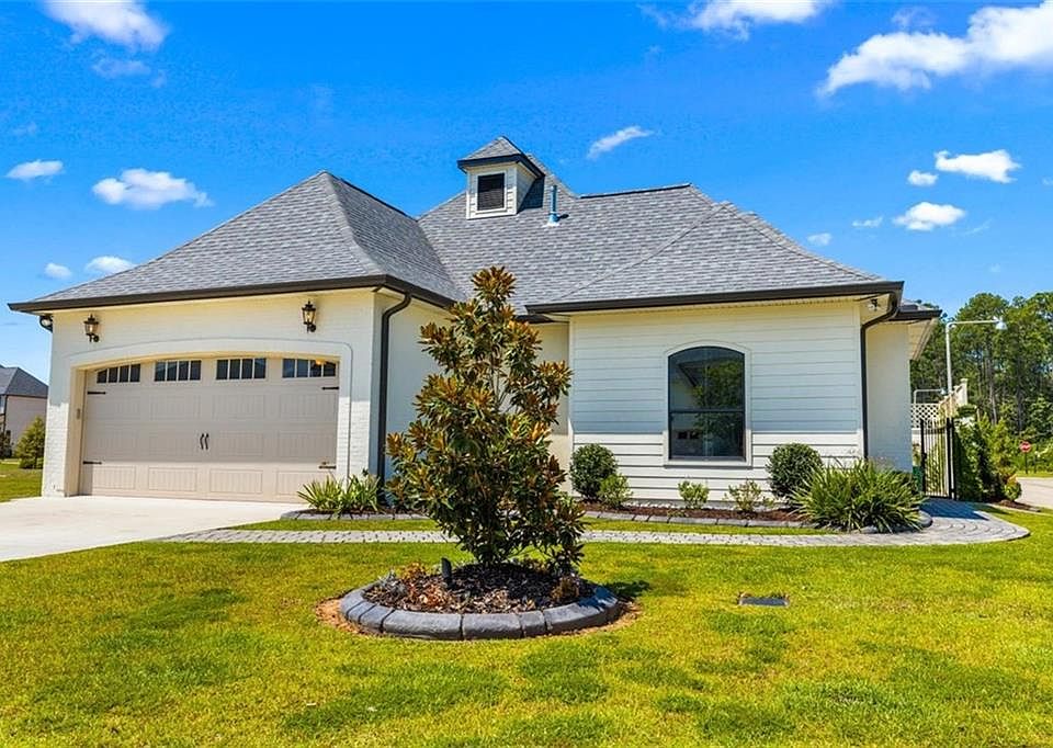 1st image of 121 Garden Walk Dr