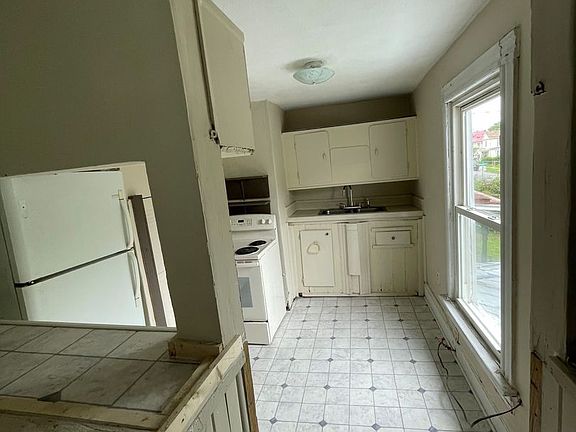 5th image of 1707 Floyd St APT 3