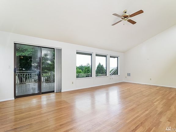 5th image of 732 Sandstone Ln