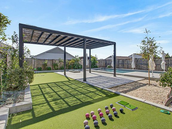 3rd image of 2883 Ridgecrest Dr