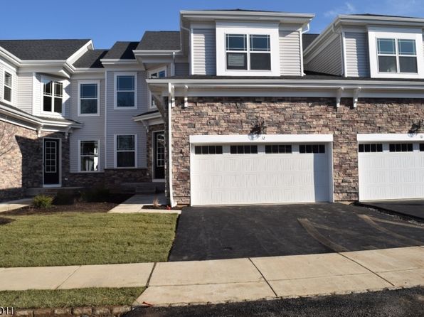 12 Huckleberry Ln