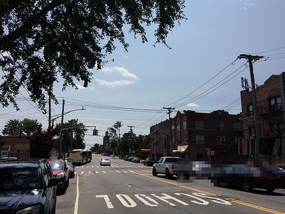 5th image of 940 Castle Hill Ave
