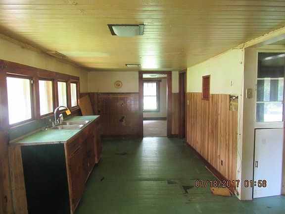 3rd image of 99 Alabama Ave