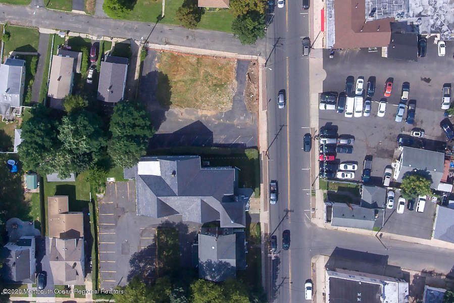 2nd image of 656 Broadway