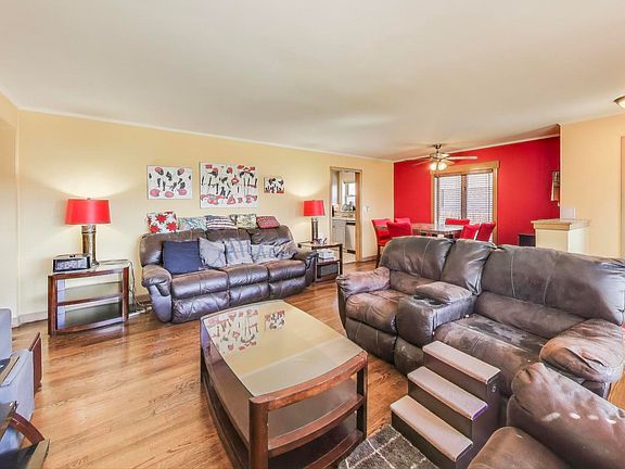 4th image of 6936 W Oakton Ct