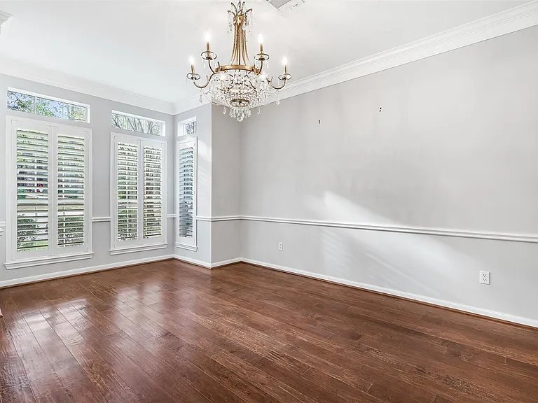 11 Winrock Pl — Photo 14