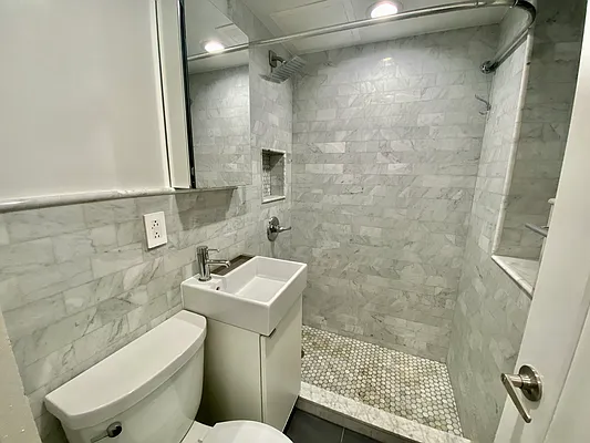 Rented by Compass | media 18