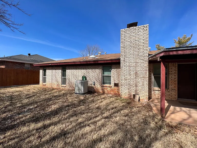 8001 Weehunt Ct — Photo 17