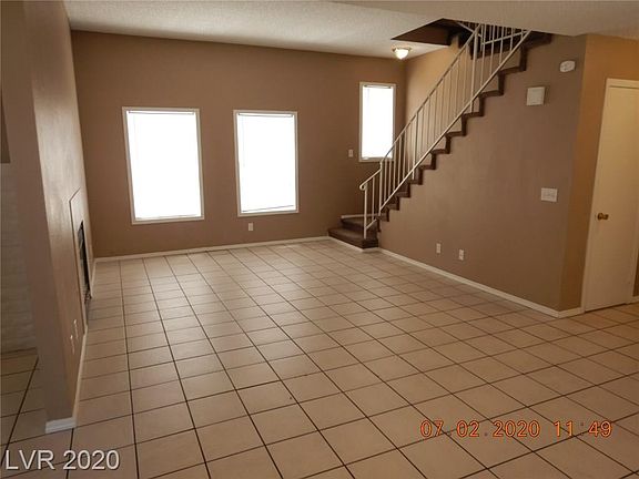 3rd image of 825 Schooner Dr