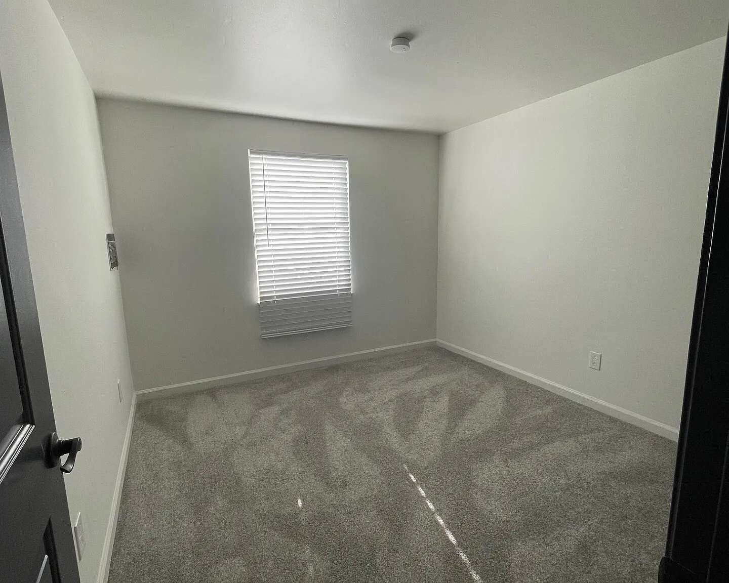 National Road Apartments — Photo 4