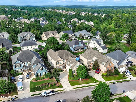 4th image of 414 Buxton Lane