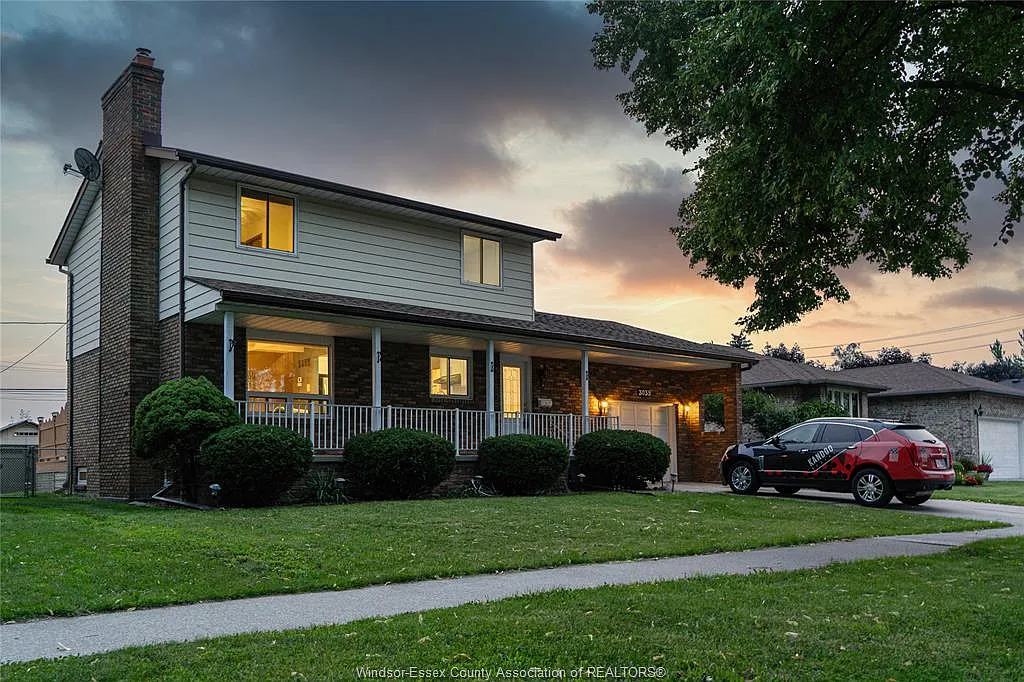3 bed, 2.5 bath, $2,500 — Photo 1