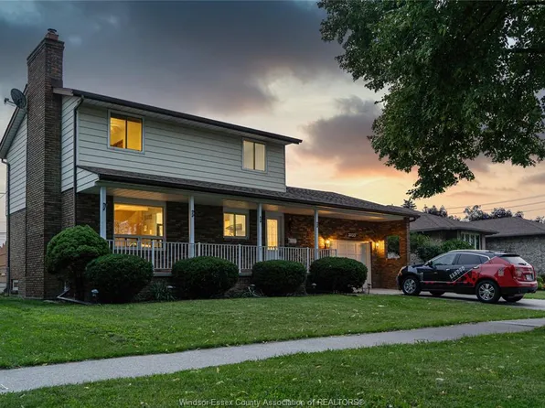 3039 California Ave, Windsor, ON N9E 3K5